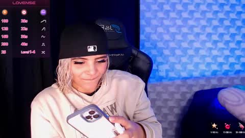 Snapshot of isabellamoutt chatting on January 25, 2025, 2:37 am Isabella Mout online show from January 25, 2025, 2:37 am