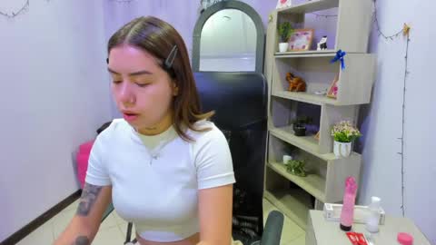 Snapshot of isabellasummer_ chatting on April 13, 2026, 1:05 pm isebella online show from April 13, 2026, 1:05 pm