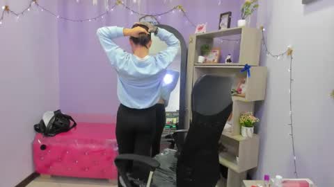 Snapshot of isabellasummer_ chatting on April 17, 2026, 2:09 pm isebella online show from April 17, 2026, 2:09 pm