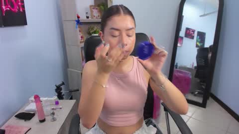 Snapshot of isabellasummer_ chatting on May 5, 2026, 1:52 pm isebella online show from May 5, 2026, 1:52 pm
