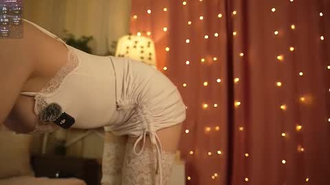 Bella online show from November 15, 2025, 3:59 am