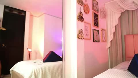 Snapshot of isabelledaza chatting on December 5, 2025, 12:03 pm Isabelle Daza online show from December 5, 2025, 12:03 pm