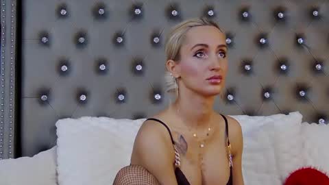 Snapshot of isabelleethan chatting on February 17, 2025, 2:31 am IsabelleEthan online show from February 17, 2025, 2:31 am