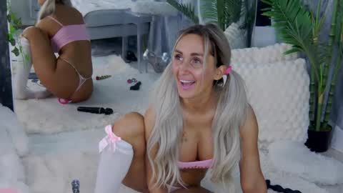 Snapshot of isabelleethan chatting on June 21, 2026, 11:51 pm IsabelleEthan online show from June 21, 2026, 11:51 pm