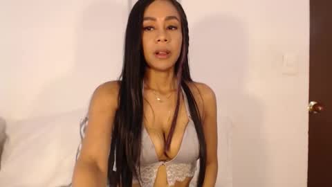 Isabella online show from October 5, 2025, 10:18 pm