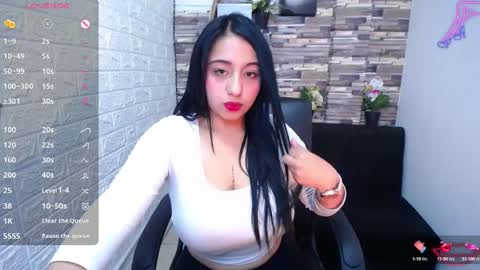 Hi there im Isabelsaenzxx online show from September 12, 2025, 2:06 pm