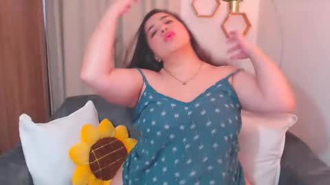 Snapshot of isabum_ chatting on February 5, 2026, 2:33 pm Isa online show from February 5, 2026, 2:33 pm