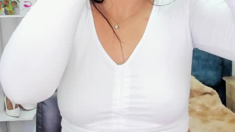 Snapshot of isadoravex chatting on May 22, 2026, 2:19 am Isabel online show from May 22, 2026, 2:19 am