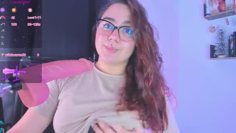 Snapshot of isarhodes_ chatting on December 18, 2024, 10:35 pm Isa online show from December 18, 2024, 10:35 pm