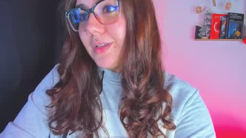 Snapshot of isarhodes_ chatting on December 25, 2024, 12:37 am Isa online show from December 25, 2024, 12:37 am