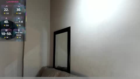 I S A  S AN D E R S  online show from November 30, 2025, 7:29 pm