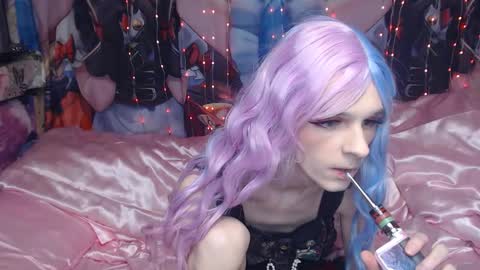 Sele online show from November 23, 2025, 9:36 pm