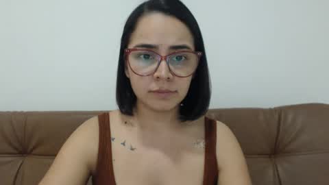 Emma online show from November 8, 2025, 9:46 pm