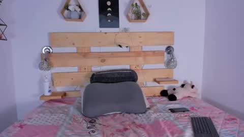 ishabellalopez online show from January 18, 2025, 2:47 am