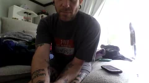Snapshot of ishouldntbeonhereagain chatting on April 17, 2026, 7:39 pm Daddy Master Master Daddy online show from April 17, 2026, 7:39 pm
