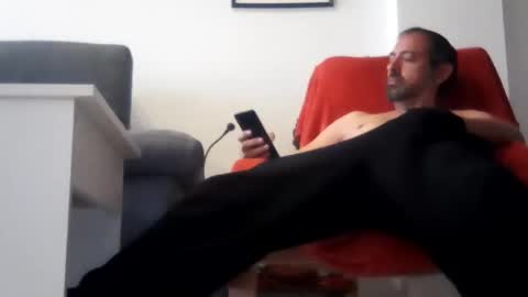 isi99999 online show from February 4, 2025, 4:29 pm