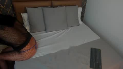 Snapshot of isidel79 chatting on December 22, 2025, 12:35 pm isidel79 online show from December 22, 2025, 12:35 pm