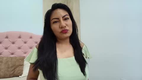 Snapshot of isis_choi chatting on December 5, 2025, 7:21 pm Isis Choi online show from December 5, 2025, 7:21 pm