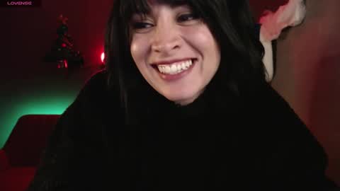 Snapshot of isis_diosa chatting on December 27, 2024, 12:45 pm Ana Maria online show from December 27, 2024, 12:45 pm