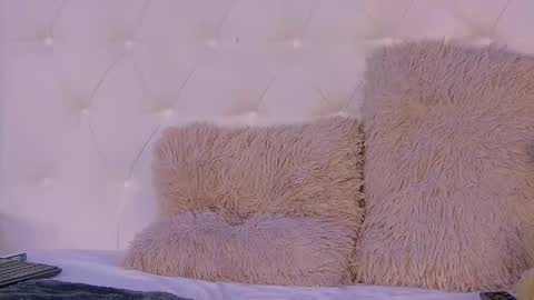 Isis online show from November 16, 2025, 3:06 pm