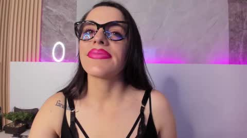 Isis Noir online show from September 19, 2025, 7:47 pm