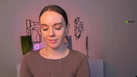 isla_dior online show from November 4, 2025, 3:11 pm