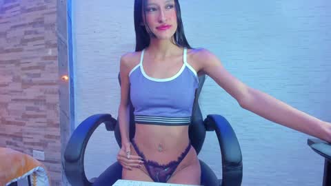 Snapshot of isla_jhons chatting on January 8, 2025, 1:09 pm Isla online show from January 8, 2025, 1:09 pm
