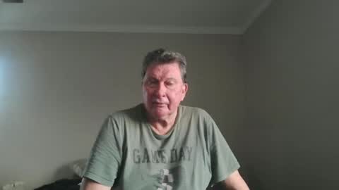 island625103 online show from January 12, 2026, 7:19 pm