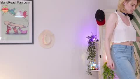 Lou  Peaches online show from March 27, 2026, 3:23 pm