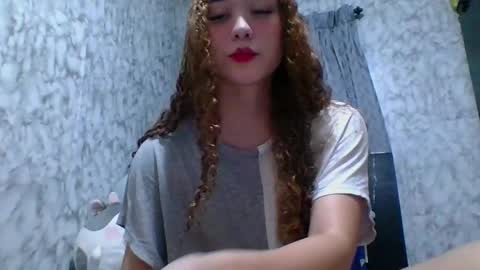 Snapshot of issa30213 chatting on December 22, 2024, 2:06 am Issa online show from December 22, 2024, 2:06 am