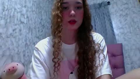 Snapshot of issa30213 chatting on December 28, 2024, 2:22 am Issa online show from December 28, 2024, 2:22 am