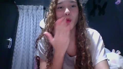 Snapshot of issa30213 chatting on March 5, 2025, 2:46 am Issa online show from March 5, 2025, 2:46 am