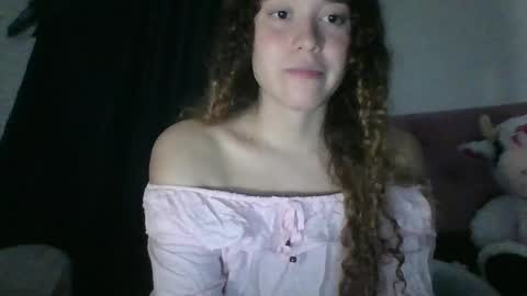 Snapshot of issa30213 chatting on May 7, 2026, 1:00 am Issa online show from May 7, 2026, 1:00 am