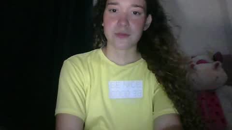 Snapshot of issa30213 chatting on May 13, 2026, 11:44 pm Issa online show from May 13, 2026, 11:44 pm