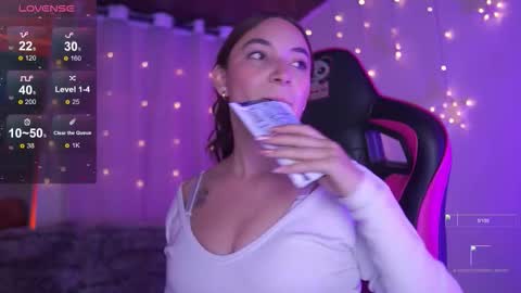 ISSA  online show from November 5, 2025, 11:16 pm