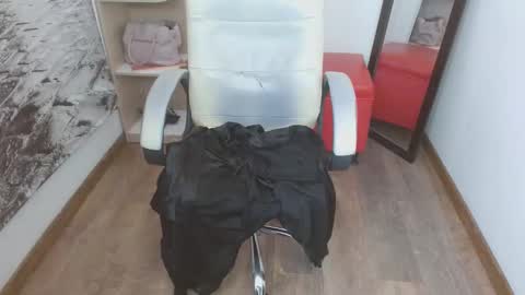 Snapshot of issa_nassar chatting on March 8, 2025, 2:40 pm Issa online show from March 8, 2025, 2:40 pm