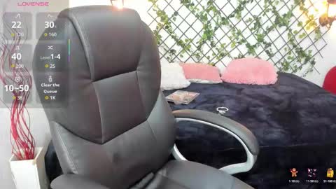 Snapshot of issa_nassar chatting on October 25, 2025, 2:24 pm Issa online show from October 25, 2025, 2:24 pm