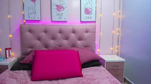 Snapshot of issaa_tyler chatting on November 6, 2025, 3:07 am Issa online show from November 6, 2025, 3:07 am