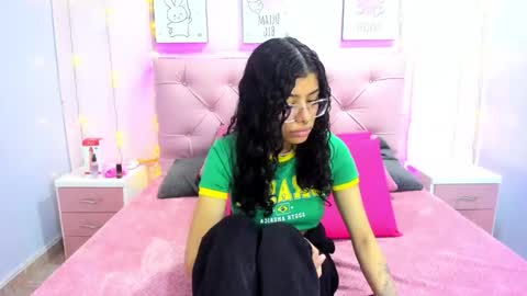 Snapshot of issaa_tyler chatting on November 21, 2025, 3:38 am Issa online show from November 21, 2025, 3:38 am