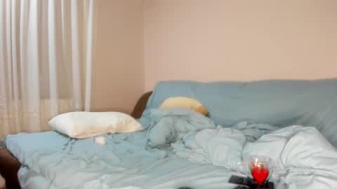 Issabelle online show from October 12, 2025, 5:28 am