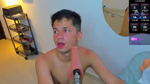 Snapshot of issac_james chatting on March 11, 2025, 6:52 pm Issac online show from March 11, 2025, 6:52 pm