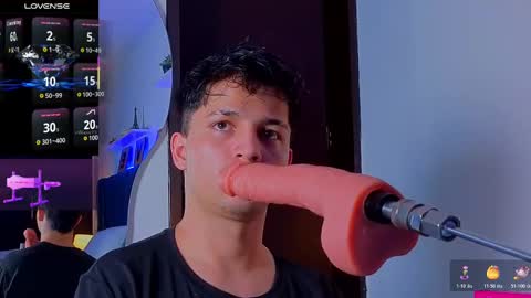 Snapshot of issac_james chatting on November 8, 2025, 4:23 am Issac online show from November 8, 2025, 4:23 am