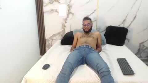 Issack online show from April 18, 2026, 4:05 am