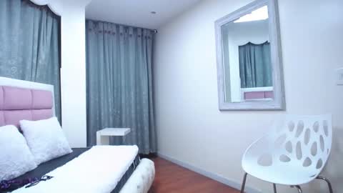 issadorajames online show from January 21, 2025, 12:57 am