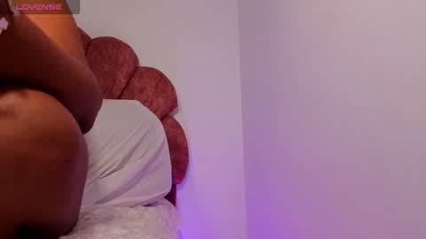 Snapshot of issanoirr chatting on November 30, 2025, 6:56 pm issamar online show from November 30, 2025, 6:56 pm