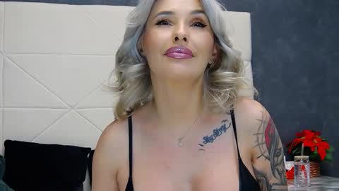 IssaSmyth online show from January 10, 2026, 4:09 pm