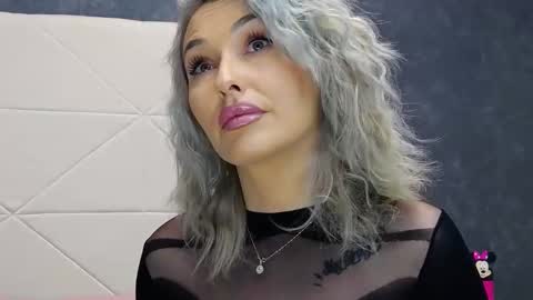 IssaSmyth online show from February 28, 2026, 12:28 pm