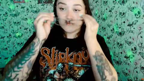 Yiz online show from March 28, 2026, 4:01 am