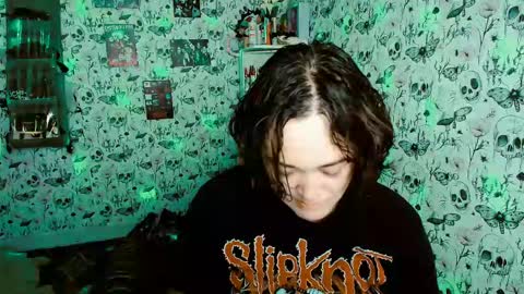 Yiz online show from May 23, 2026, 4:29 am