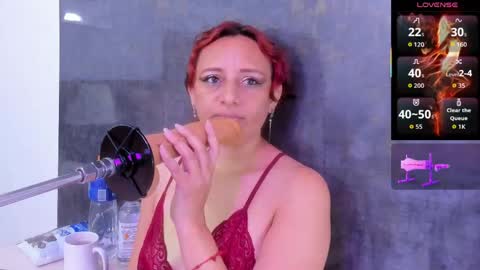 Snapshot of issys_milf chatting on April 28, 2026, 11:59 am ISSYS online show from April 28, 2026, 11:59 am
